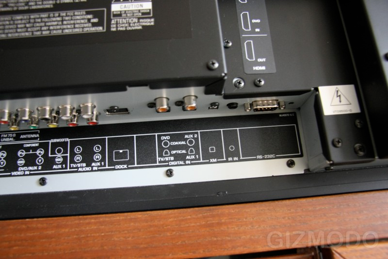 Illustration for article titled Ears-On Yamaha's Flagship YSP-4000 Surround Sound Bar (Verdict: Ultra-Discrete Sound Beams)